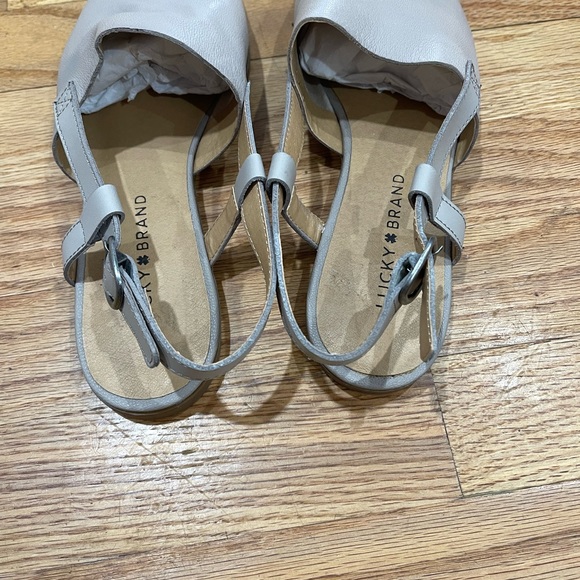 Lucky Brand CAMPBELL light Beige Taupe Leather Peep Toe Flat sling back size 8 - Picture 7 of 15